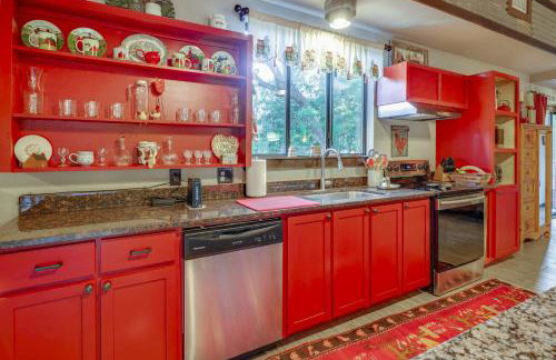 Peaceful Helotes Cabin Fire Pit, 9 Mi to Old Town - Foto 12