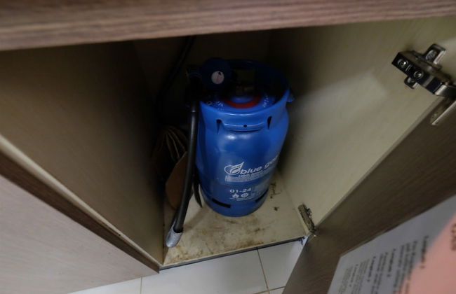 2BR with Sofa Bed Cervino Tebet Apartment - Foto 12