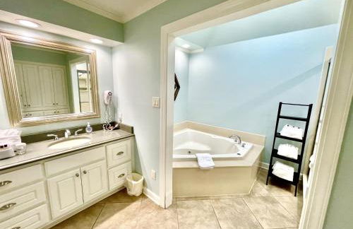 80BPD, Four bedroom, two 1 2 bath log-sided condo with lake view , garage condo - Foto 10