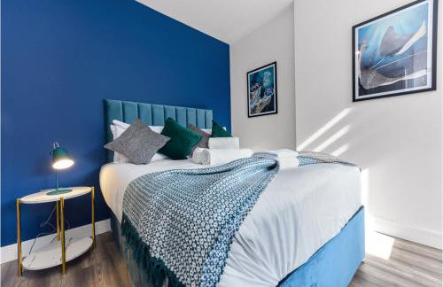 Lovely Two Bedroom with Ensuite Bathrooms - Photo 18