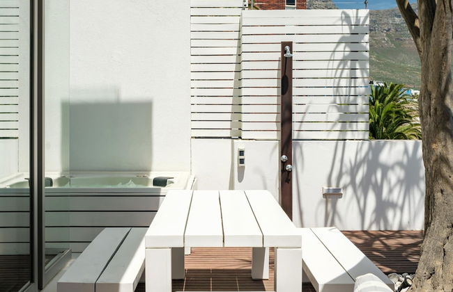 Villa Bleu Blanc in Camps Bay With Pool and Views - Foto 36