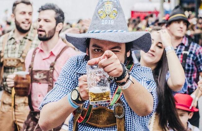 Oktoberfest Tour All in Tischreservierung mit 2 Fahrgeschäften - Foto 3