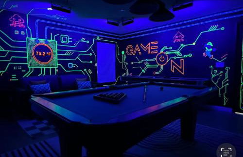 6BDRM Amazing Game RoomHeated Pool3KING4QUEEN - Photo 29