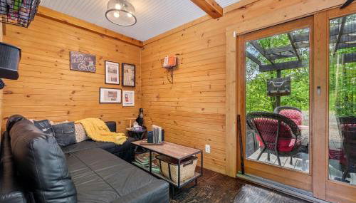 Unique Dover Accommodation with a Hot Tub Perfect for Glamping in Ohio - Foto 2