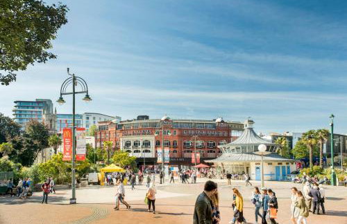 CHURCH ROAD by BOURNECOAST - A Spacious Bungalow in the Popular Hengistbury Head Area Near the Sandy Beaches - HB5830 - Foto 37