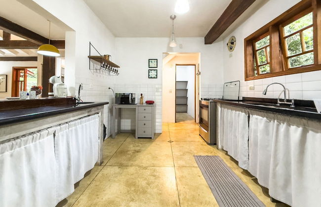 Casa com Piscina Privativa e Natureza – Granja Viana, São Paulo - Foto 14