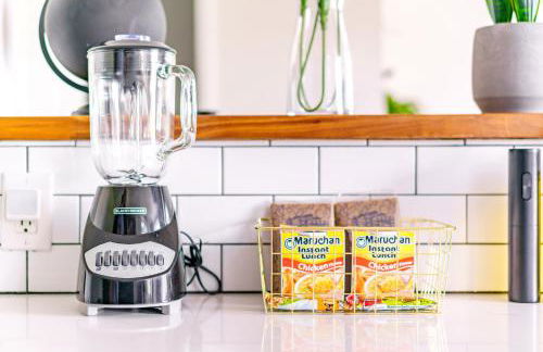 Jungle House Columbus Short North Downtown Free Parking - Steps to Convention Center & Nationwide Arena - 1BR Luxury Home - Sleeps 6 - Over 5,800 Five Star Stays - Foto 76