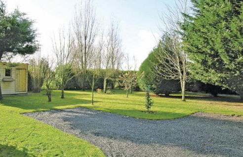 1 Bedroom Awesome Home In Carolles - Foto 11