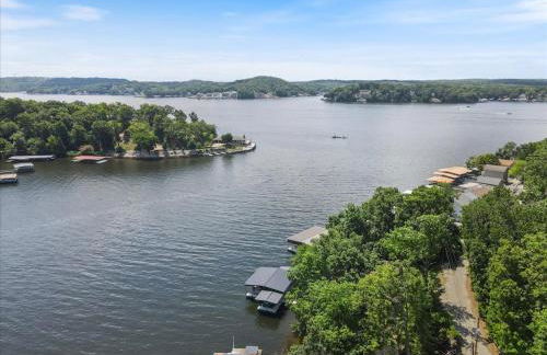 Pet Friendly A Frame w/ Private Dock & Great Lake Views - Foto 54