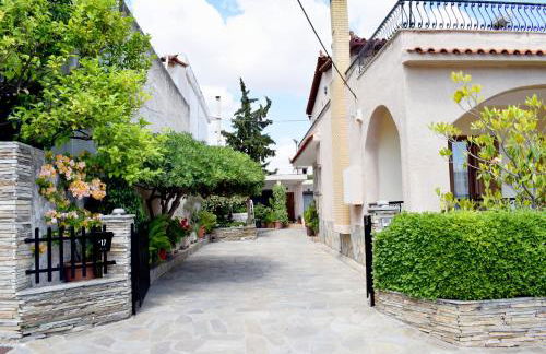 Violet Bedroom and Apartment - Photo 29