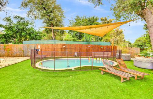 Lakefront Villa with Heated Pool Kayaks and Outdoor Fun - Foto 8