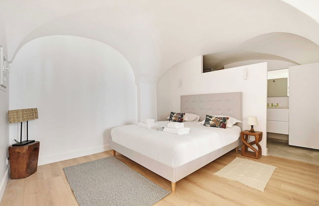 Authentic Apartment - 2br/4p - Monnaie - Photo 3