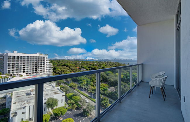 Modern Condo in Design District - Photo 36