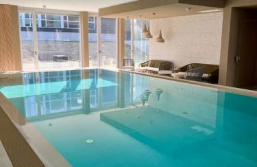 Bad Seerose mit Seeblick, Dachterrasse, Pool und Sauna - Photo 1