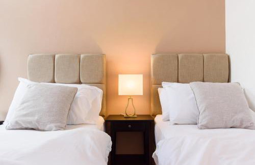 City Retreat, 2 Bed House with Cloudstream Hot Tub - Foto 30