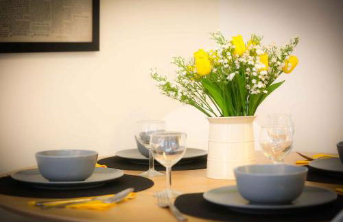 Great Location - City Centre - Parking - 4 Beds - 2 Bedrooms - Foto 20