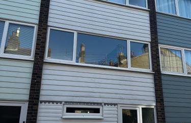Penderic - 3 Bedroom Cowes Stay with Balcony & Panoramic Solent Views Close to Shops, Cafés, Sailing Clubs & Beach - Foto 21