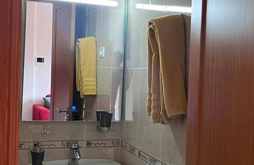 Melo Home Vecindario-Near AirPort-Elevator-Garage - Foto 12