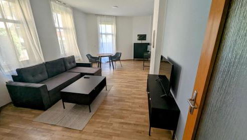 LeHaStays Buckau - NS15-02 I 2 Zimmer I voll ausgestattete Küche I Erdgeschoss I Balkon I Smart TV - Foto 5