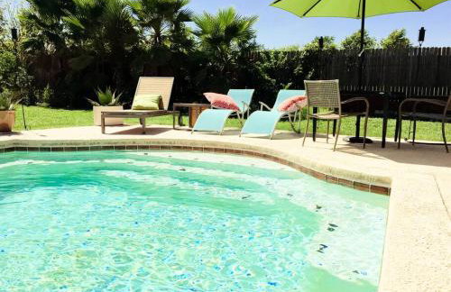 Amazing House with Pool, Arcade, Hot Tub and More - Accomodates 16 guests - Photo 40