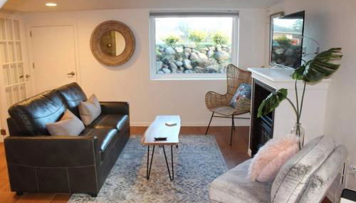 Private Basement Suite w Hot Tub - Foto 4