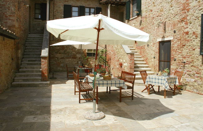 Lovely Farmhouse in Asciano With Swimming Pool - Foto 65