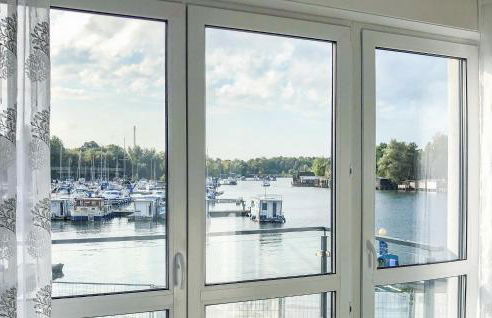 Amazing Apartment In Rechlin - Photo 11