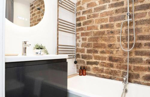 Cozy with Character Vibrant Cottage Style Flat at Leith Links Park - Photo 32