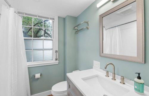 1803 Salem 1BR | Walk to Haunted Happenings - Foto 27