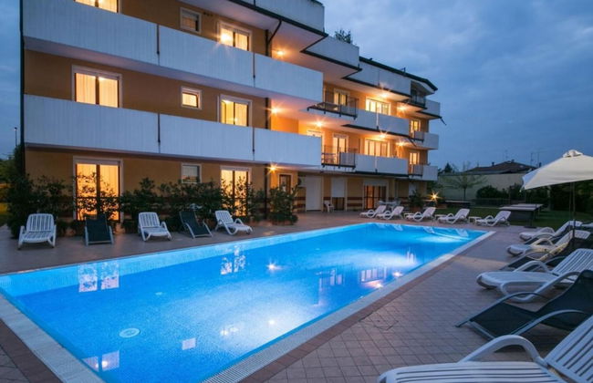 Peschiera - Pool & Garden - Photo 8