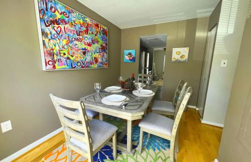 Charming 3bd Alexandria House, 11 miles to DC, Nice front view - Foto 10