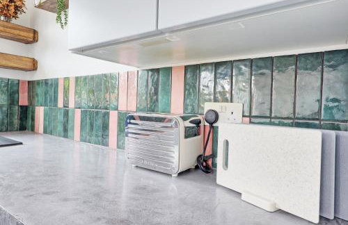 Spacious 4-Bedroom Home Near Station Seafront - Pass the Keys - Foto 21