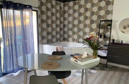 Le petit nous- Gîte cosy avec jacuzzi en Anjou - Photo 4