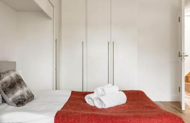 Tudor House Kingston Luxury 5 bed Villa - Foto 15