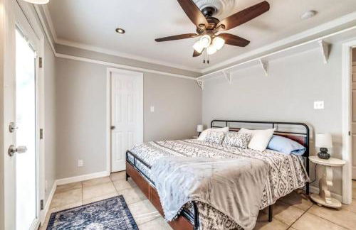 6 BDRM Wine Country Compound on 2 Acres! Pool/HotTub & Club House - Foto 14