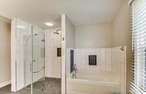 Luxe Lakefront Portsmouth Home: Fish, Swim & Play! - Foto 14