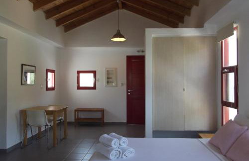 Kyfanta, studios & apartments in Kyparissi - Photo 1