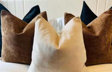 Luxurious Hidden Gem - Downtown Access - Balcony - Foto 22