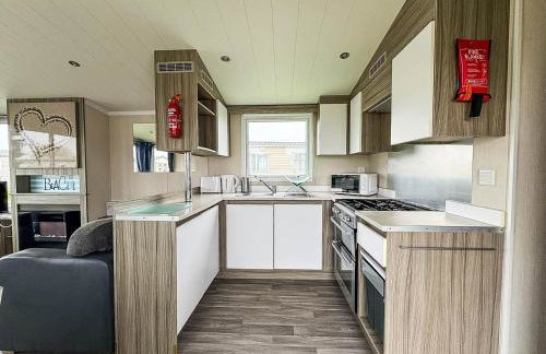 Lovely 8 Berth Caravan In Essex, At Steeple Bay Holiday Park Ref 36059A - Foto 12