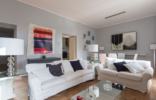 Luxury Apartment Auditorium - Photo 12