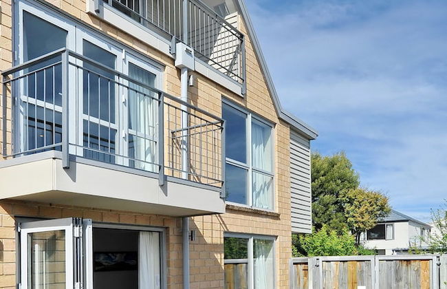 Regent's Villa - Photo 1