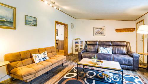 Charming Watkins Glen Home with Deck and Yard! - Foto 5