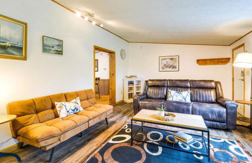 Charming Watkins Glen Home with Deck and Yard! - Foto 5