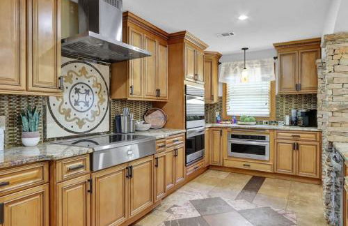 Big 6BR,4BA Home w 10-Car Parking for CrewsGrps - Foto 51