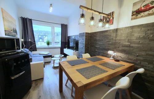 Moderne Wohlfühloase zentral in Seenähe - Pillow menu, 2 Stk 55" Smart TVs, NETFLIX, DisneyPlus uvm - Foto 1