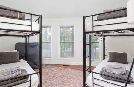 Cabin w hot tub & fire pit at The Woods Resort - Foto 19