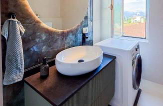 Spacious & modern, short drive to lake & mountain - Foto 9