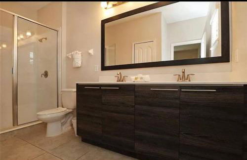 SPACIOUS 6bdrm Villa near ALL the attractions!! - Foto 17