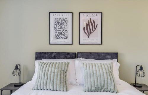 Cozy Riverside Cottage in Hertford Town with Parking - Foto 17