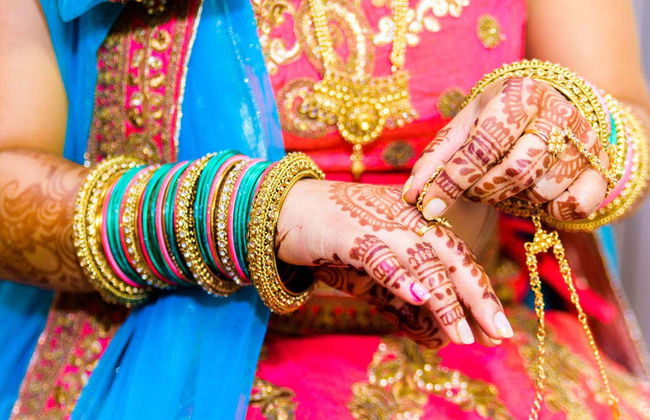 Traditional Hindu Wedding - Photo 1